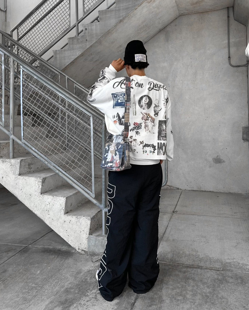 White “Art On Display” Thermal